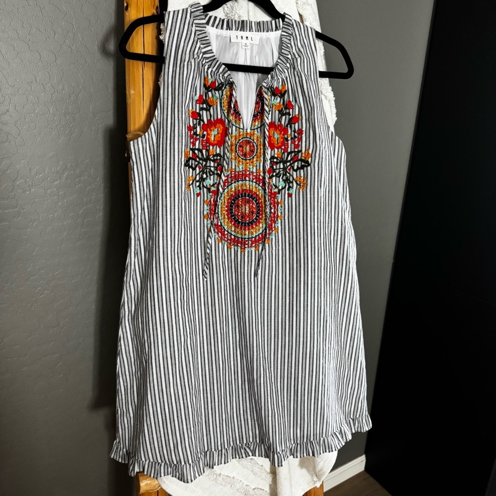 Anthropologie THML Embroidered Shift Dress Size Medium